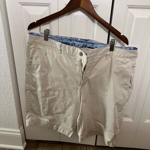Tommy Bahama Beige Men's Shorts with Blue Waistband Detail